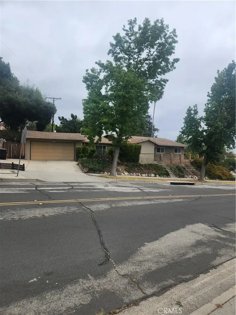 4600 Lauderdale Ave., La Crescenta, CA 91212 - #1