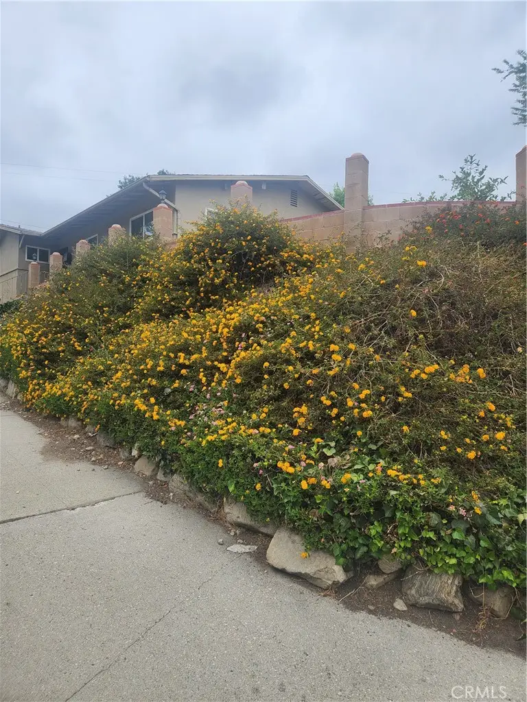 4600 Lauderdale Ave., La Crescenta, CA 91212 - #2