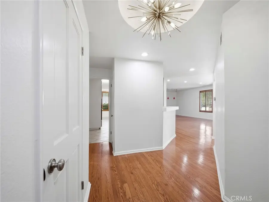 1315 Roxbury Dr #204, Los Angeles, CA 90035 - #2