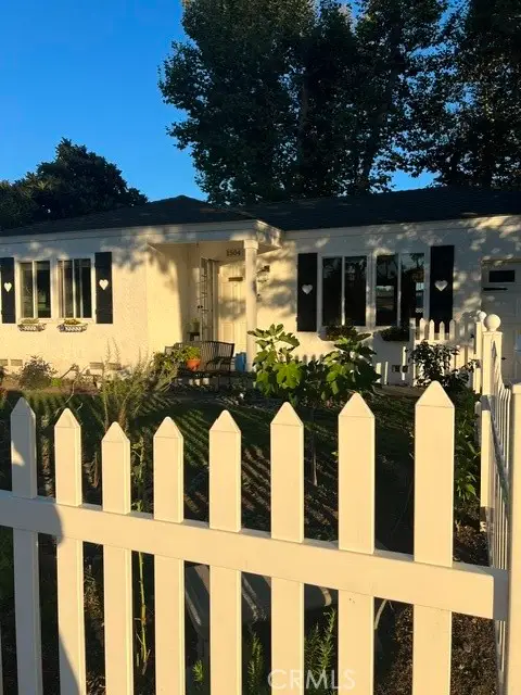 1504 W Chandler Boulevard, Burbank, CA 91506