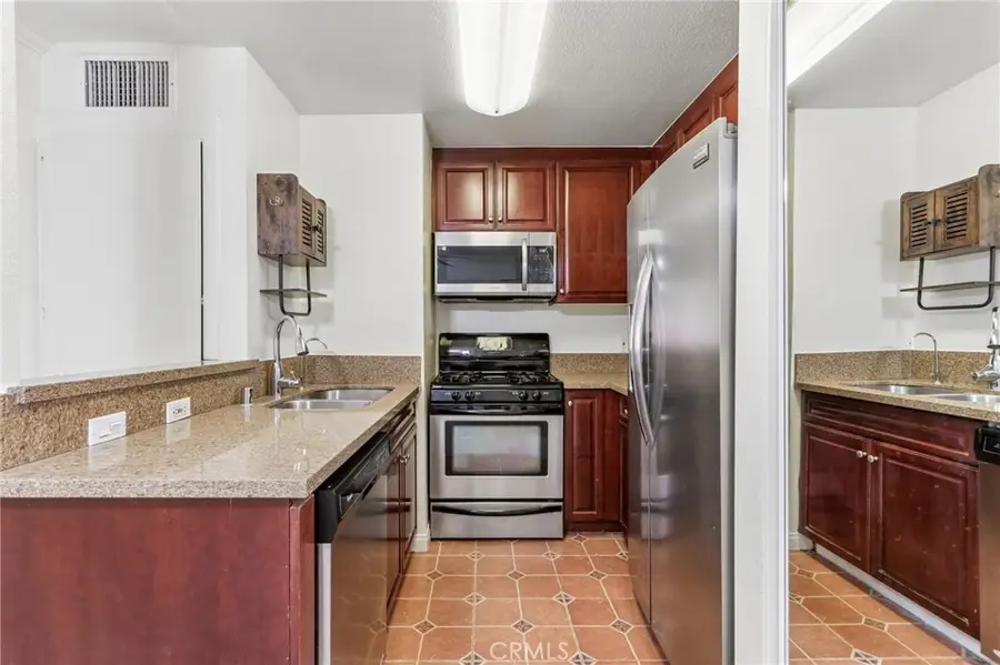 5535 Canoga #209, Woodland Hills, CA 91367 - #3