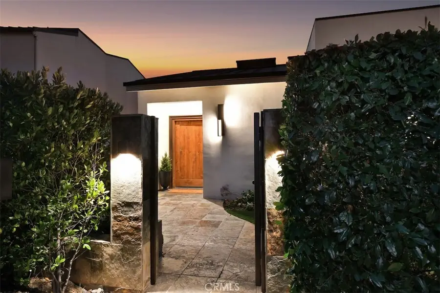 15059 Rayneta Drive, Sherman Oaks, CA 91403 - #2