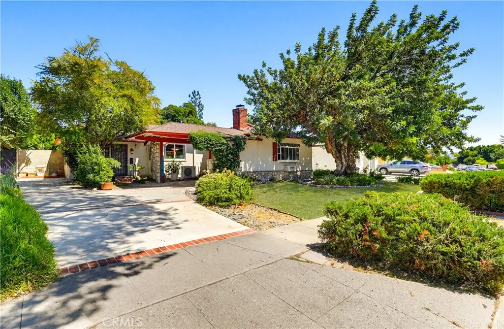 7508 Paso Robles Avenue, Lake Balboa, CA 91406 - #1