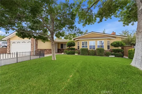 42123 45th Street W, Quartz Hill, CA 93536