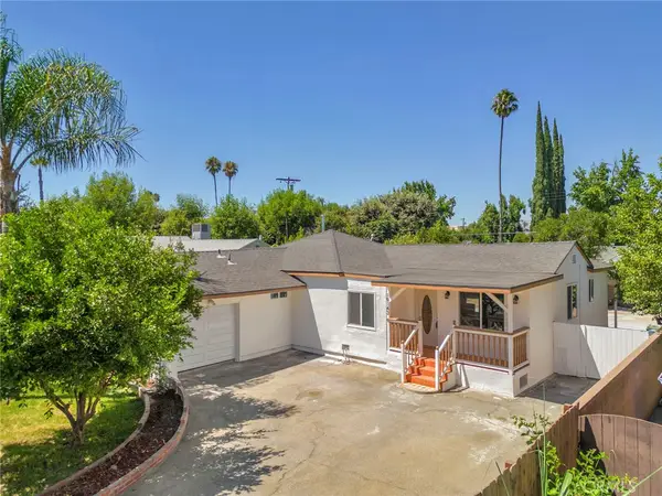 19143 19145 Jovan Street, Tarzana, CA 91335