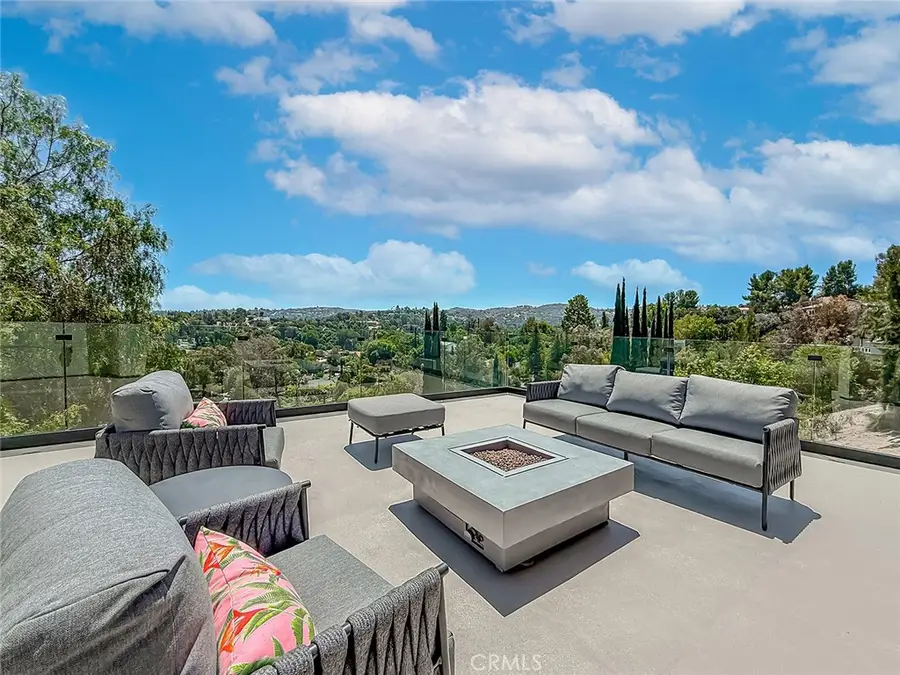 5134 Medina, Woodland Hills, CA 91364 - #2
