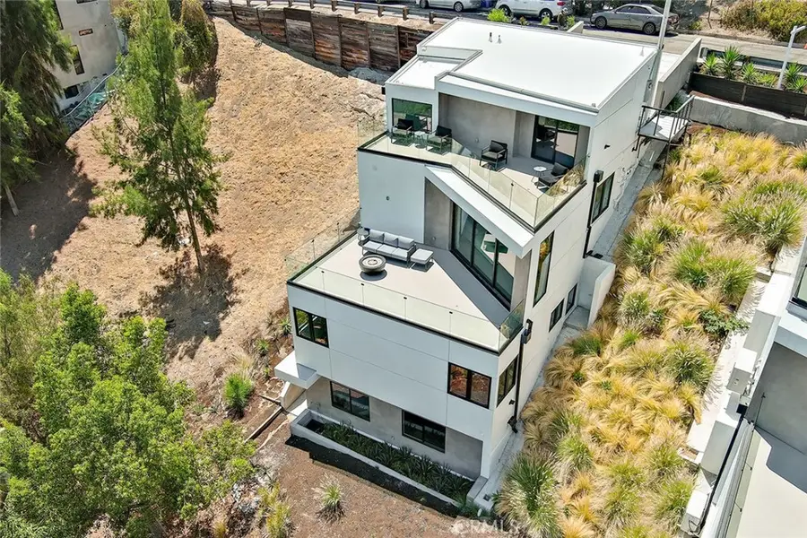 5130 Medina, Woodland Hills, CA 91364 - #3