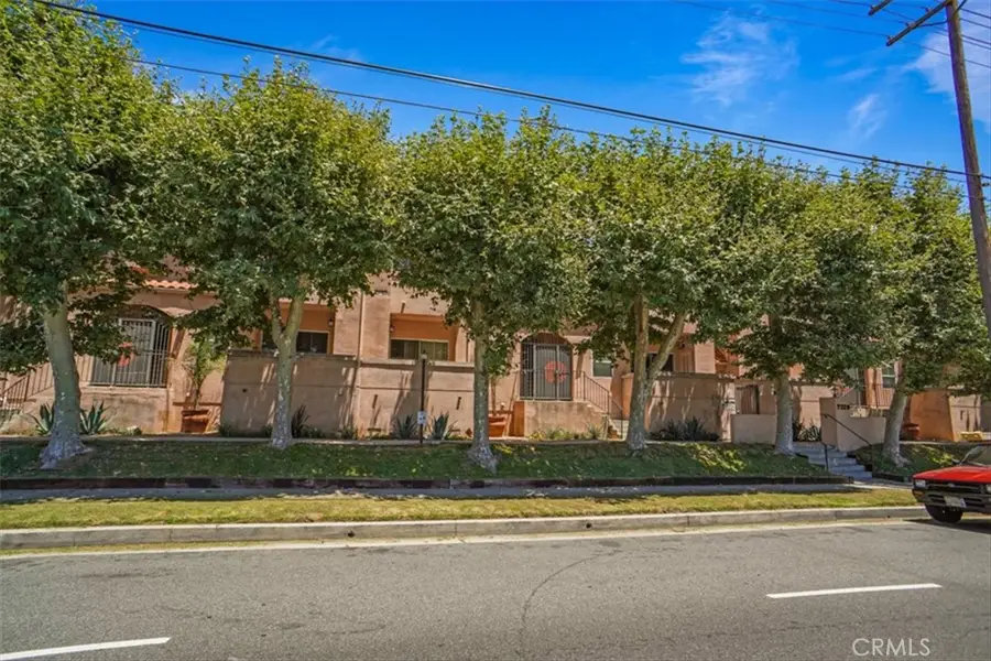 7320 Balboa Boulevard #205, Lake Balboa, CA 91406 - #2