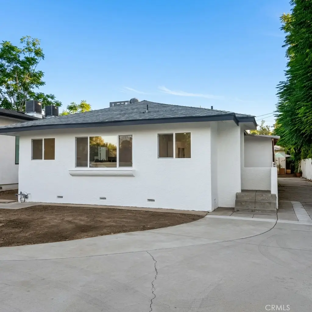 22522 Clarendon, Woodland Hills, CA 91367 - #1