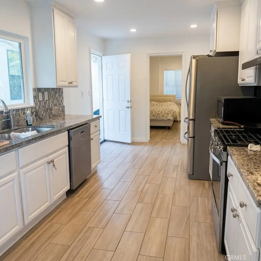 22522 Clarendon, Woodland Hills, CA 91367 - #2