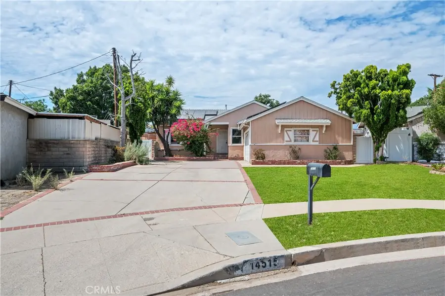 14515 Daubert, San Fernando, CA 91345 - #2
