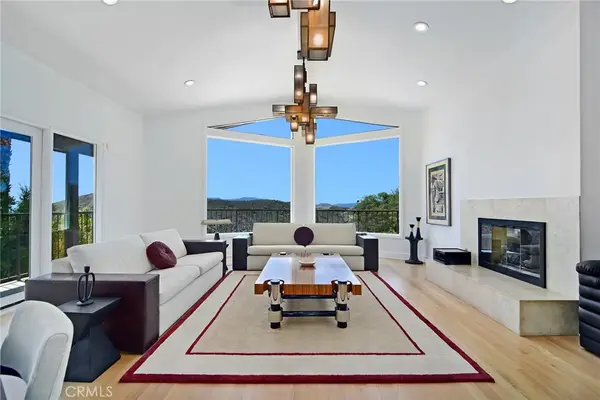 130 Dapplegray Road, Bell Canyon, CA 91307