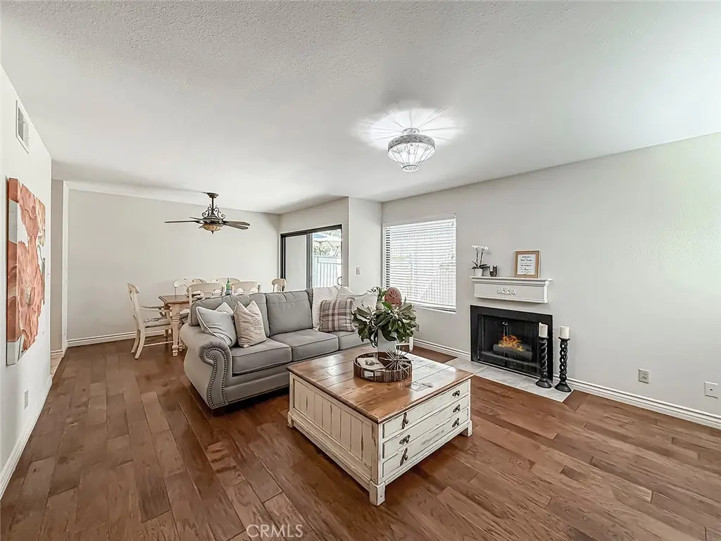 10740 Woodley, Granada Hills, CA 91344 - #1