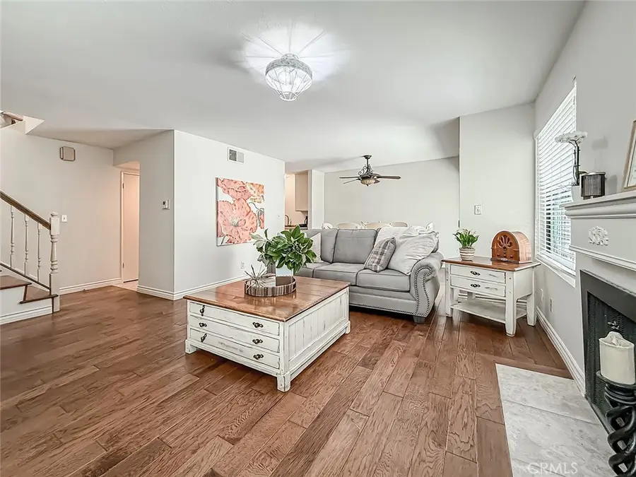 10740 Woodley, Granada Hills, CA 91344 - #3