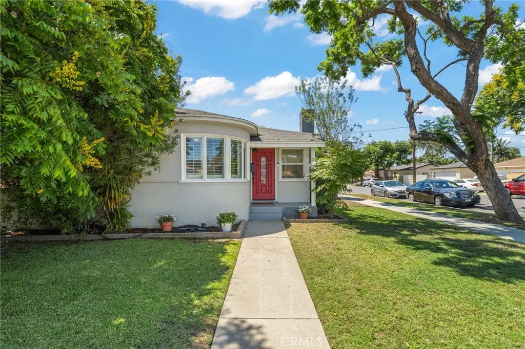 300 E Adams Street E, Long Beach, CA 90805 - #1