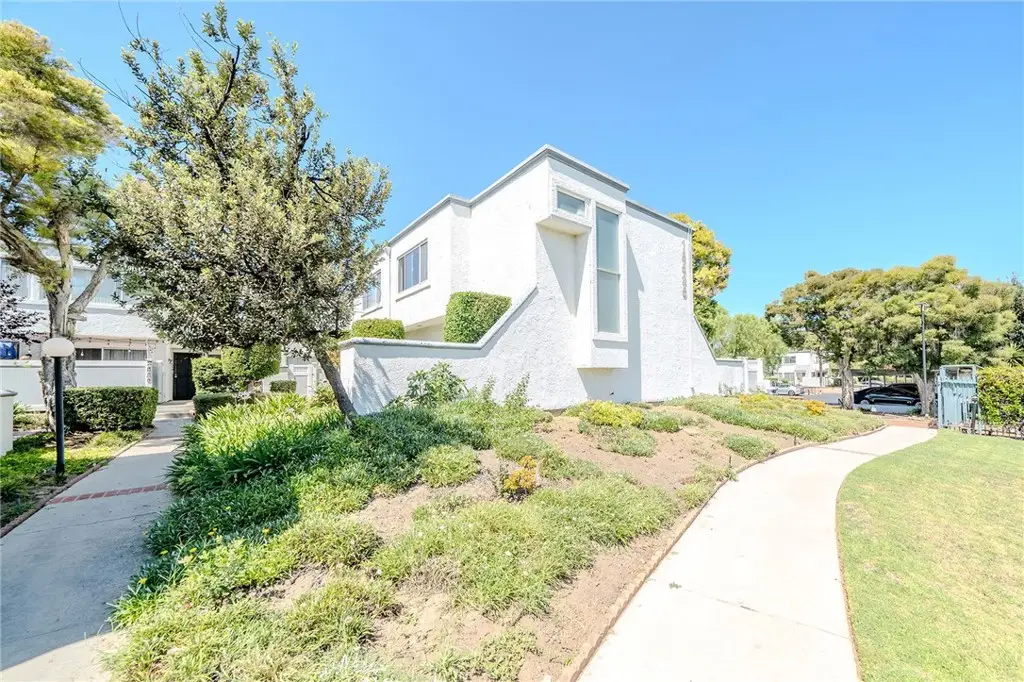 18535 Mayall Street #J, Northridge, CA 91324 - #1