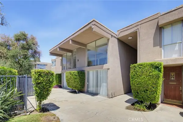 18134 Killion Street #4, Tarzana, CA 91356