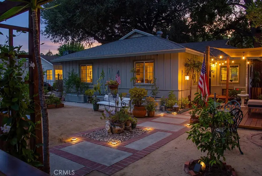 21209 Dumetz Road, Woodland Hills, CA 91364 - #2