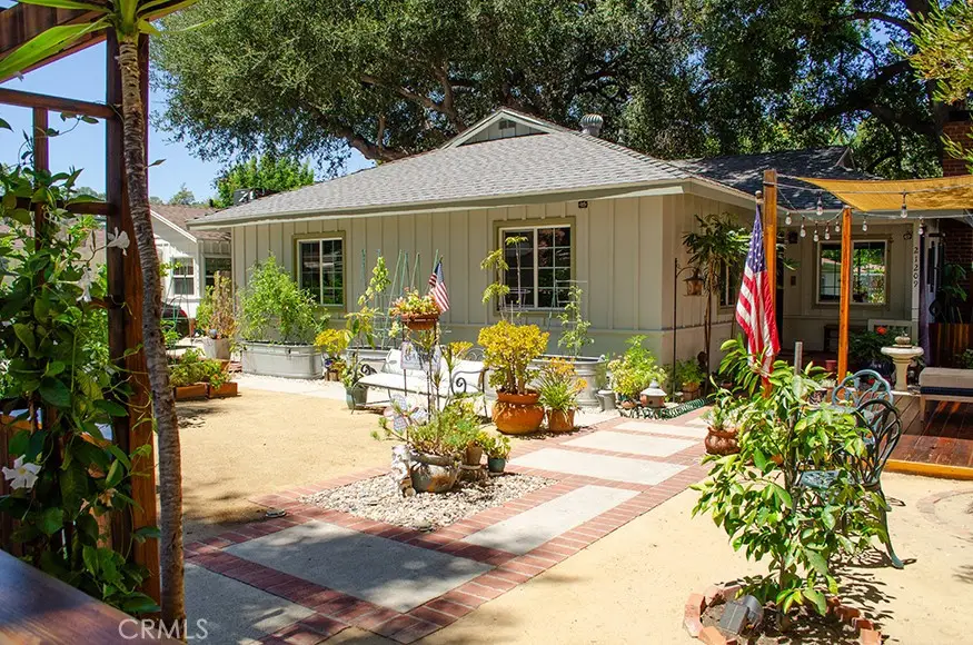 21209 Dumetz Road, Woodland Hills, CA 91364 - #3