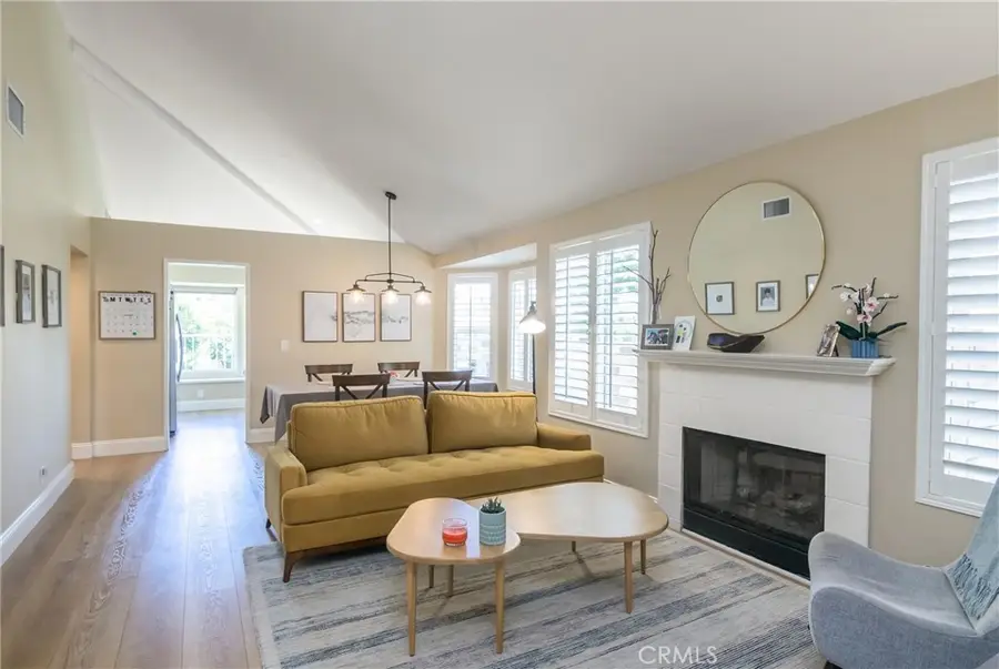 22914 Banyan Place #202, Saugus, CA 91390 - #3