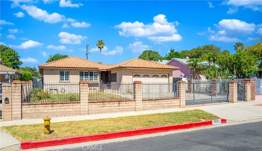 8531 Chimineas Avenue, Northridge, CA 91325 - #2