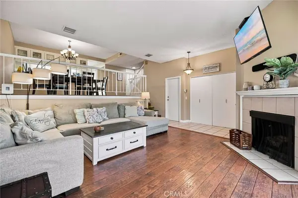 18360 Collins #L, Tarzana, CA 91356