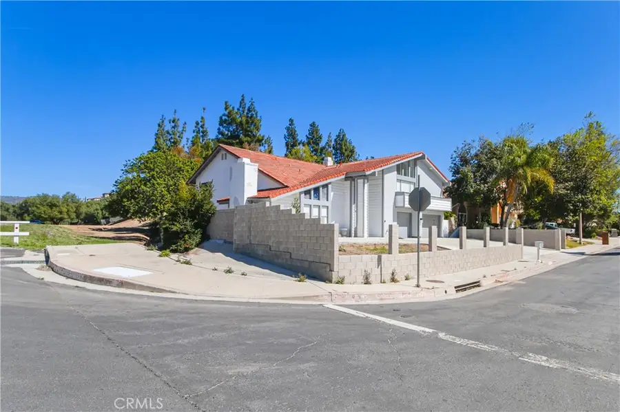 19865 Hiawatha Street, Chatsworth, CA 91311 - #2