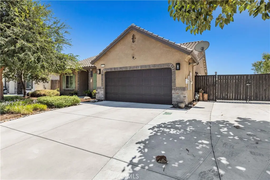6303 Hathaway, Bakersfield, CA 93313 - #1