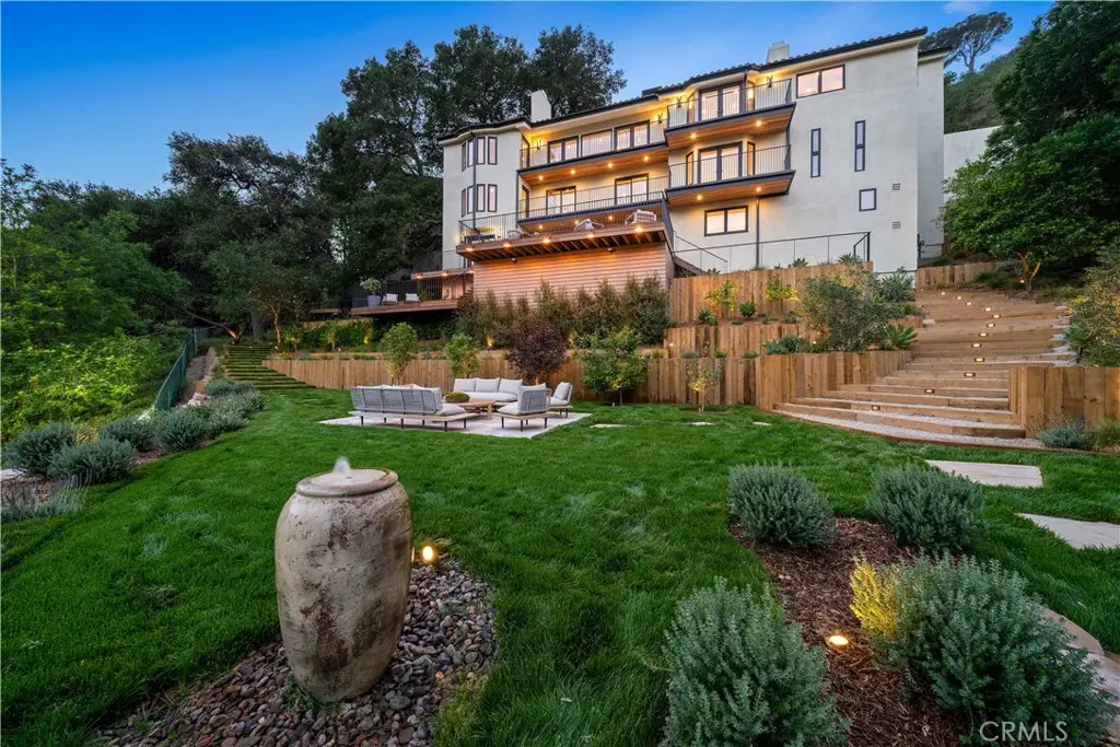 3636 Camino De La Cumbre, Sherman Oaks, CA 91423 - #1