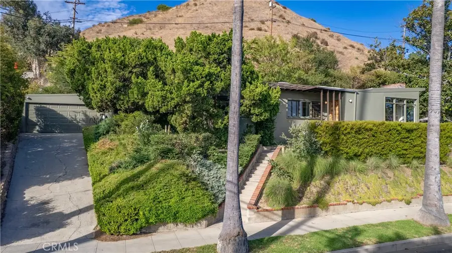 1011 W Mountain, Glendale, CA 91202 - #2