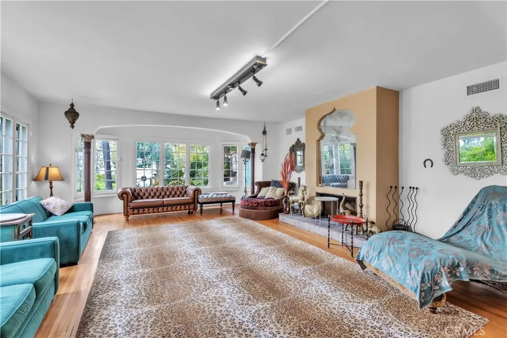 2275 Vasanta, Los Angeles, CA 90068 - #1