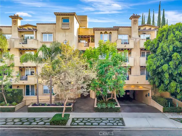 12044 Hoffman Street #303, Studio City, CA 91604