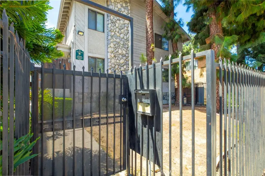 6847 Haskell Avenue #1, Van Nuys, CA 91406 - #3