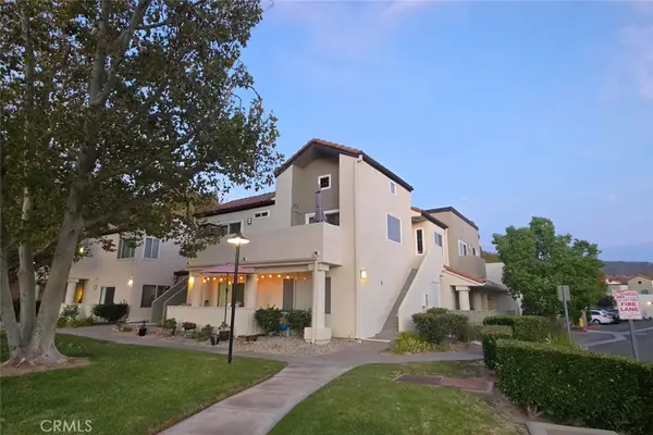 21227 Trumpet Drive #202, Newhall, CA 91321