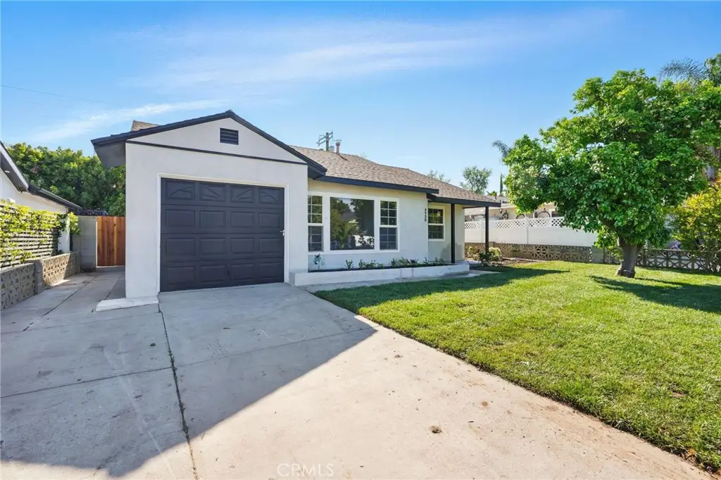 4938 Chimineas, Tarzana, CA 91356 - #1