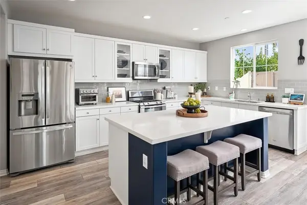22038 Windham Way, Saugus, CA 91350