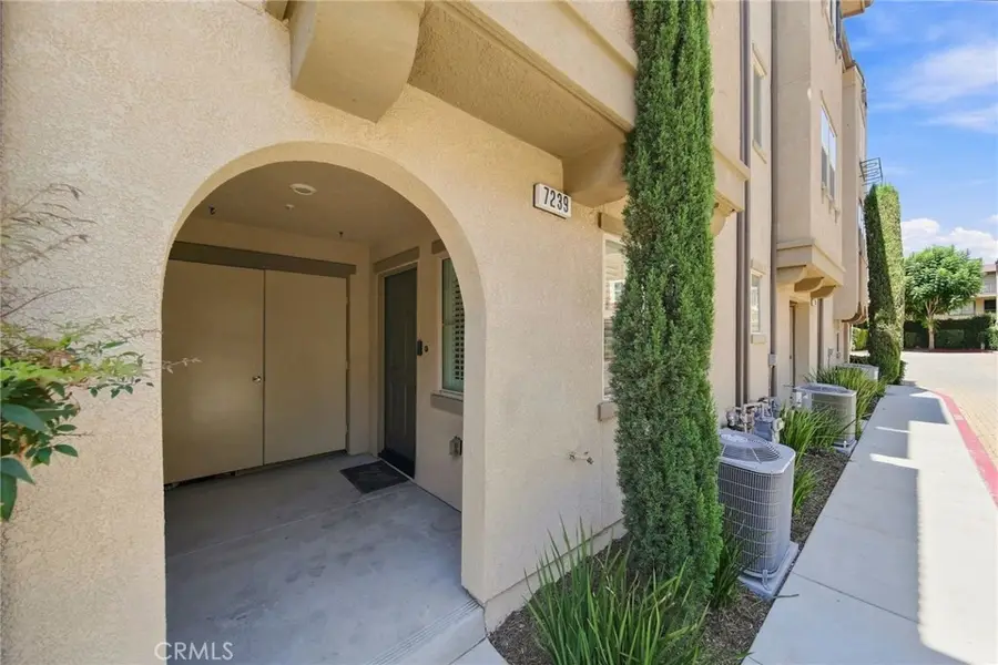 7239 N Cedar Rd, Van Nuys, CA 91405 - #2