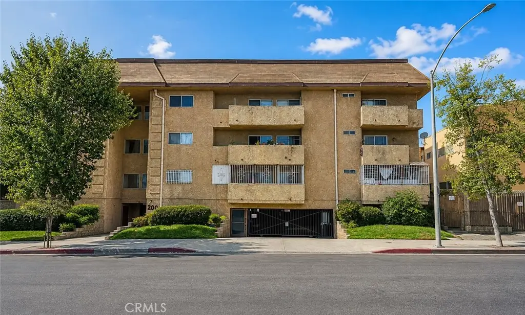 200 S Reno #102, Los Angeles, CA 90057 - #1
