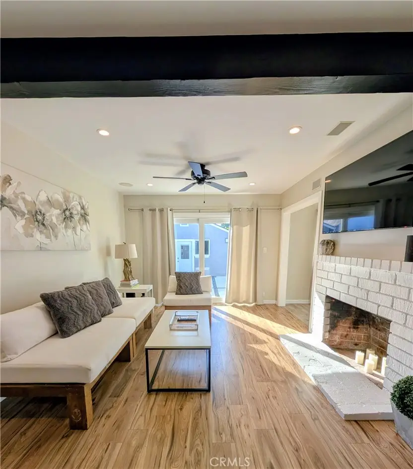 23130 Victory, Woodland Hills, CA 91367 - #2