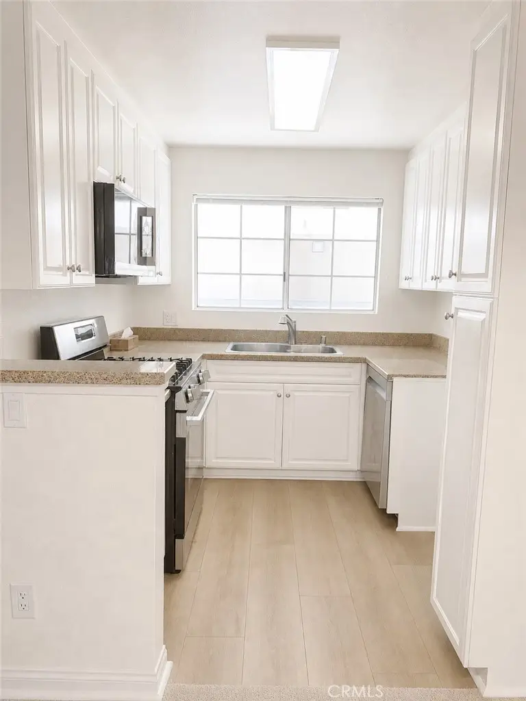 5535 Canoga #210, Woodland Hills, CA 91367 - #2