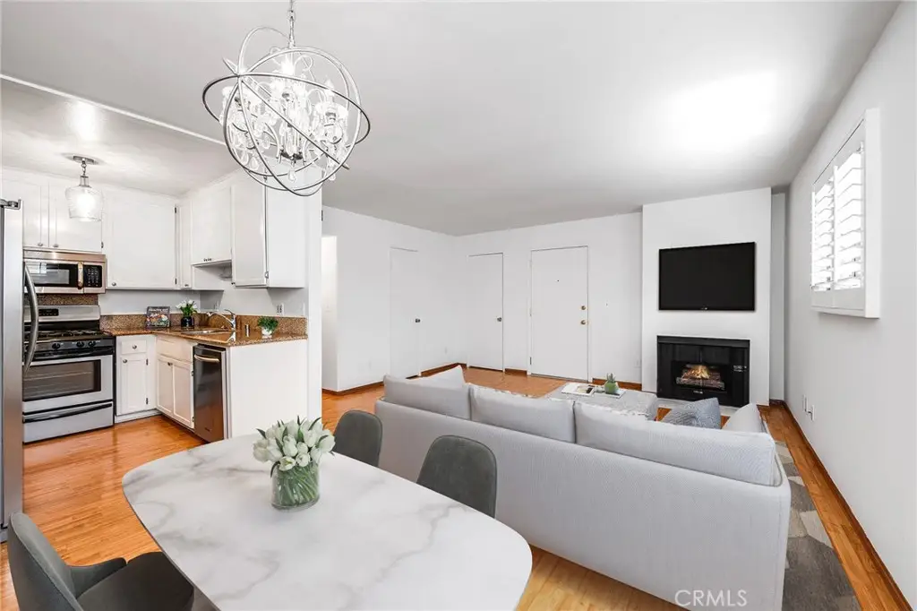 4000 W Victory Boulevard #204, Burbank, CA 91505 - #1