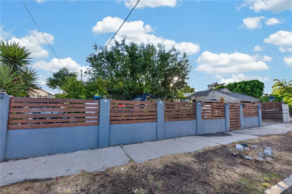 11081 De Garmo, Pacoima, CA 91331 - #1