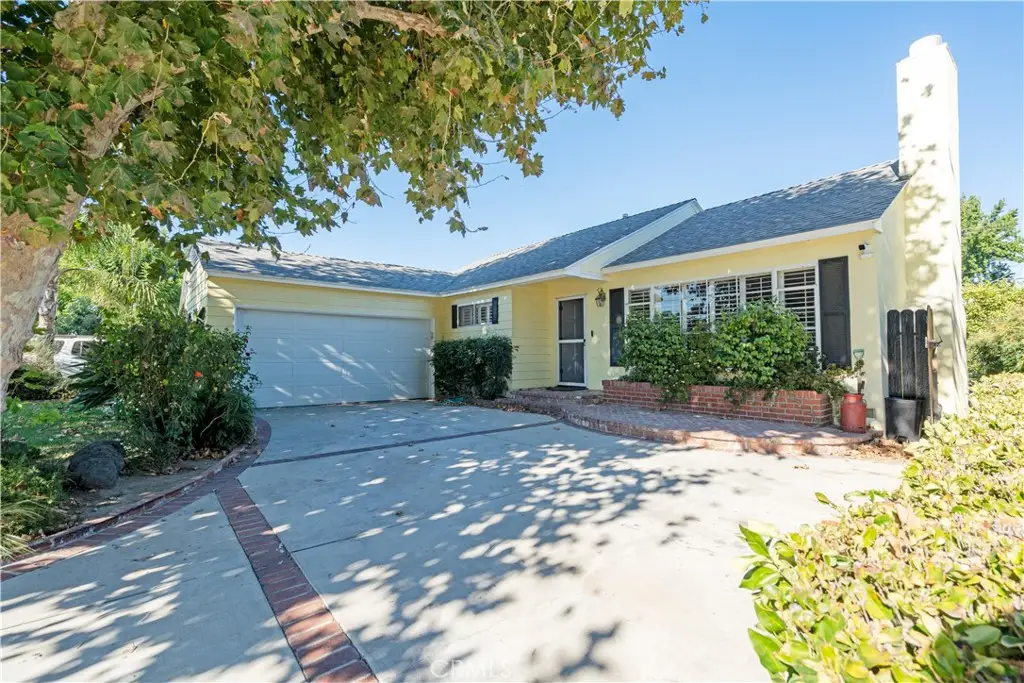 7032 Encino, Lake Balboa, CA 91406 - #1