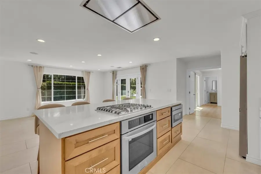 22720 Oxnard Street, Woodland Hills, CA 91367 - #3