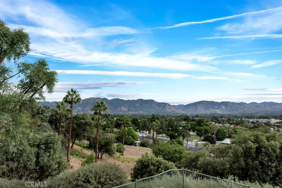 11954 Edgecliff Avenue, Sylmar, CA 91342 - #3