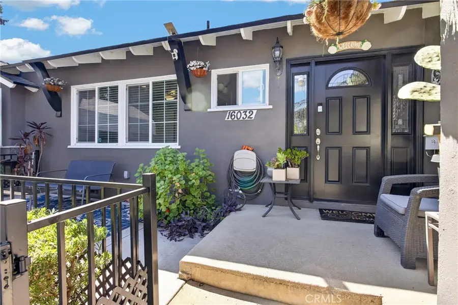 16032 Knapp Street, North Hills, CA 91343 - #2