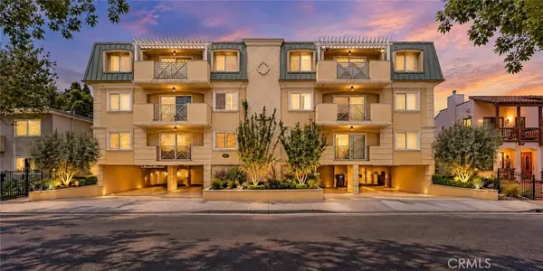 637 N West Knoll #204, West Hollywood, CA 90069