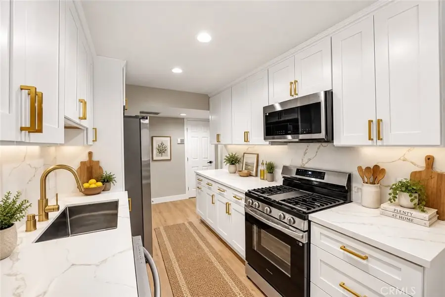 637 N West Knoll #204, West Hollywood, CA 90069 - #3