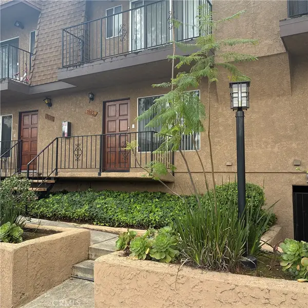 1902 W Victory, Burbank, CA 91506