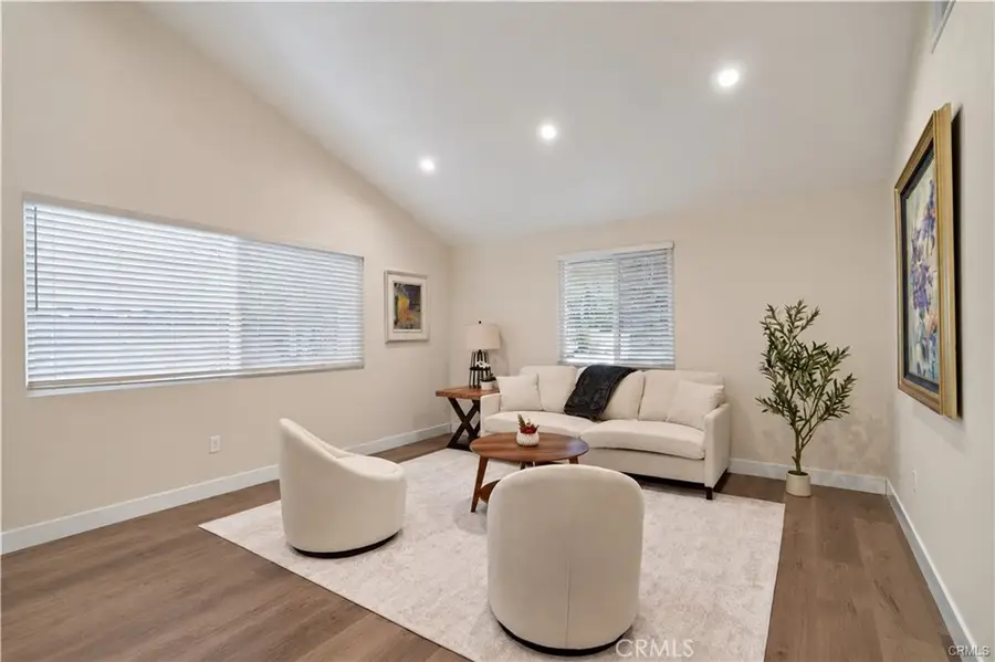 6321 Balcom Ave, Encino, CA 91316 - #3